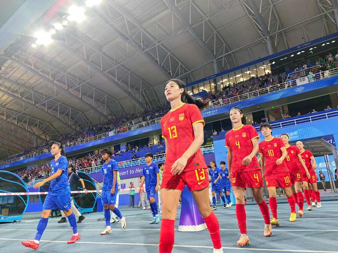 中国女足再度赢得胜利，晋级半决赛